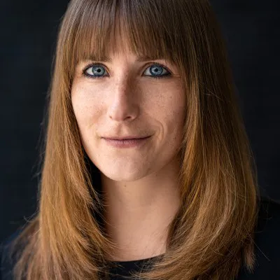 Anja Trautmann, arbeitet bei der DB Systel GmbH als UX/UI Designerin und ist Teilnehmerin des AI Driven Design Methods Kurs der UIX Academy gewesen.