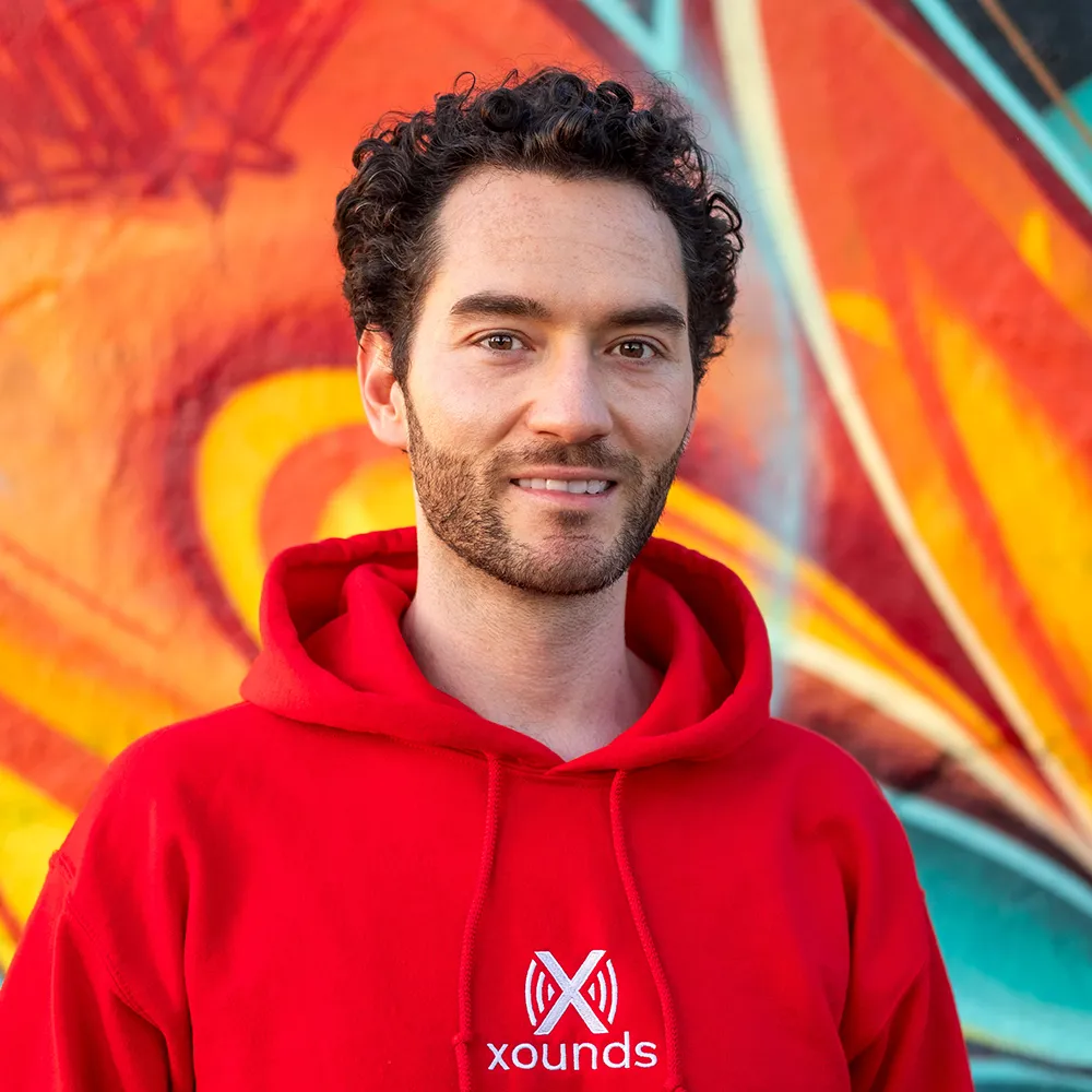 gabor-farkasch-trainer-ux-ui-weiterbildung-portrait Portrait von Gabor Farkasch, Trainer der UX/UI Design Weiterbildungen der UIX Academy und Gründer von Xounds