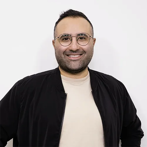 Portrait von Luigi Bucchino, Trainer der UX/UI Design Weiterbildungen der UIX Academy und ehemaliger XDi-Dozent